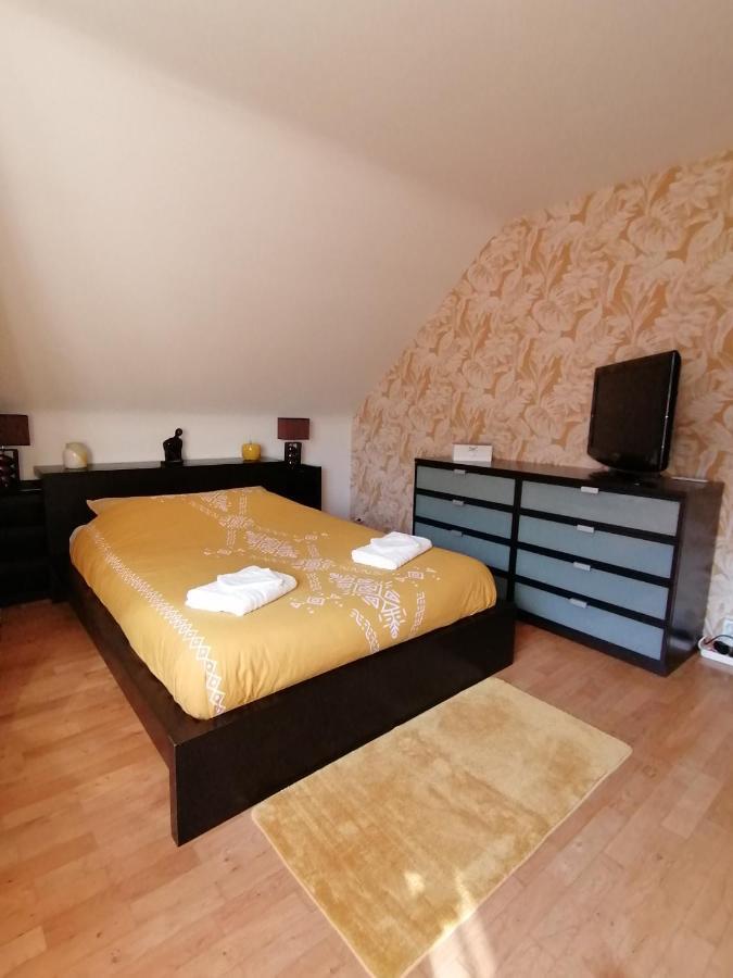 Le Clos Du Montys Louveigne Ngoại thất bức ảnh