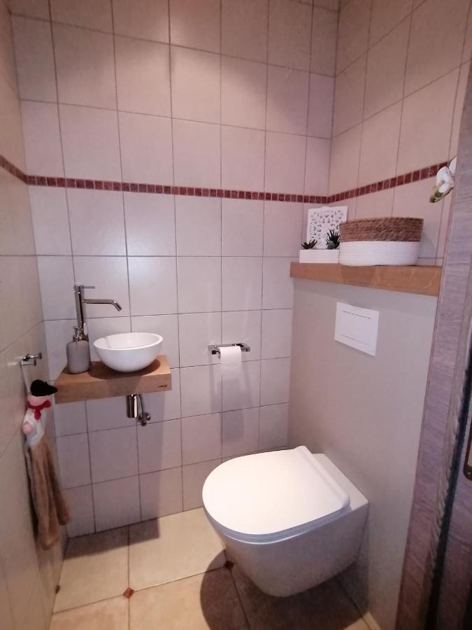 Le Clos Du Montys Louveigne Ngoại thất bức ảnh