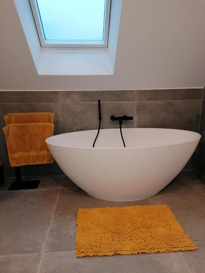 Le Clos Du Montys Louveigne Ngoại thất bức ảnh